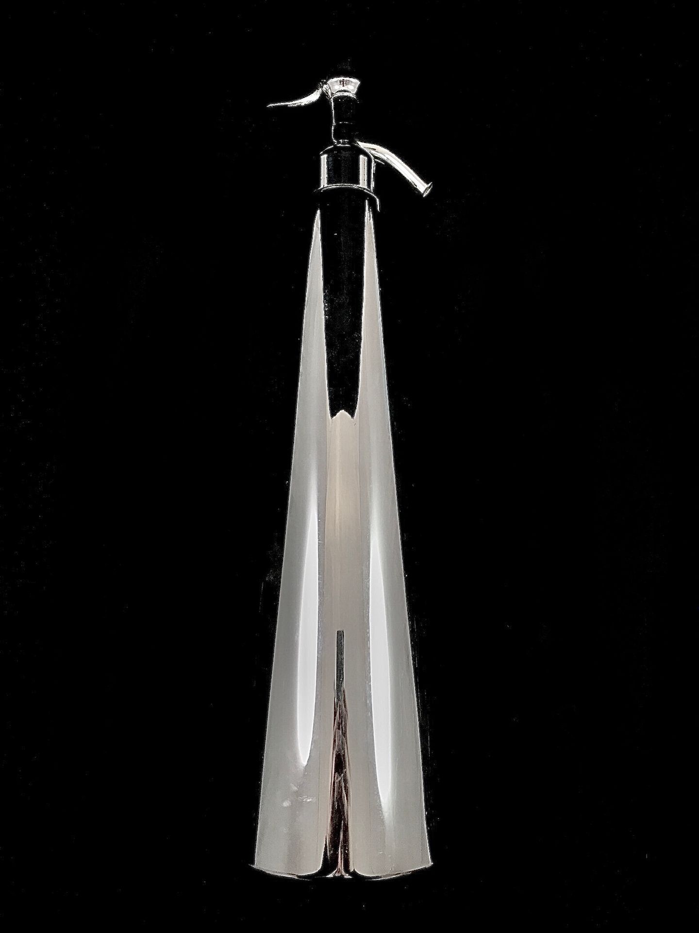 Null Siphon for bistro 

in chromed metal.

Height 40 cm.