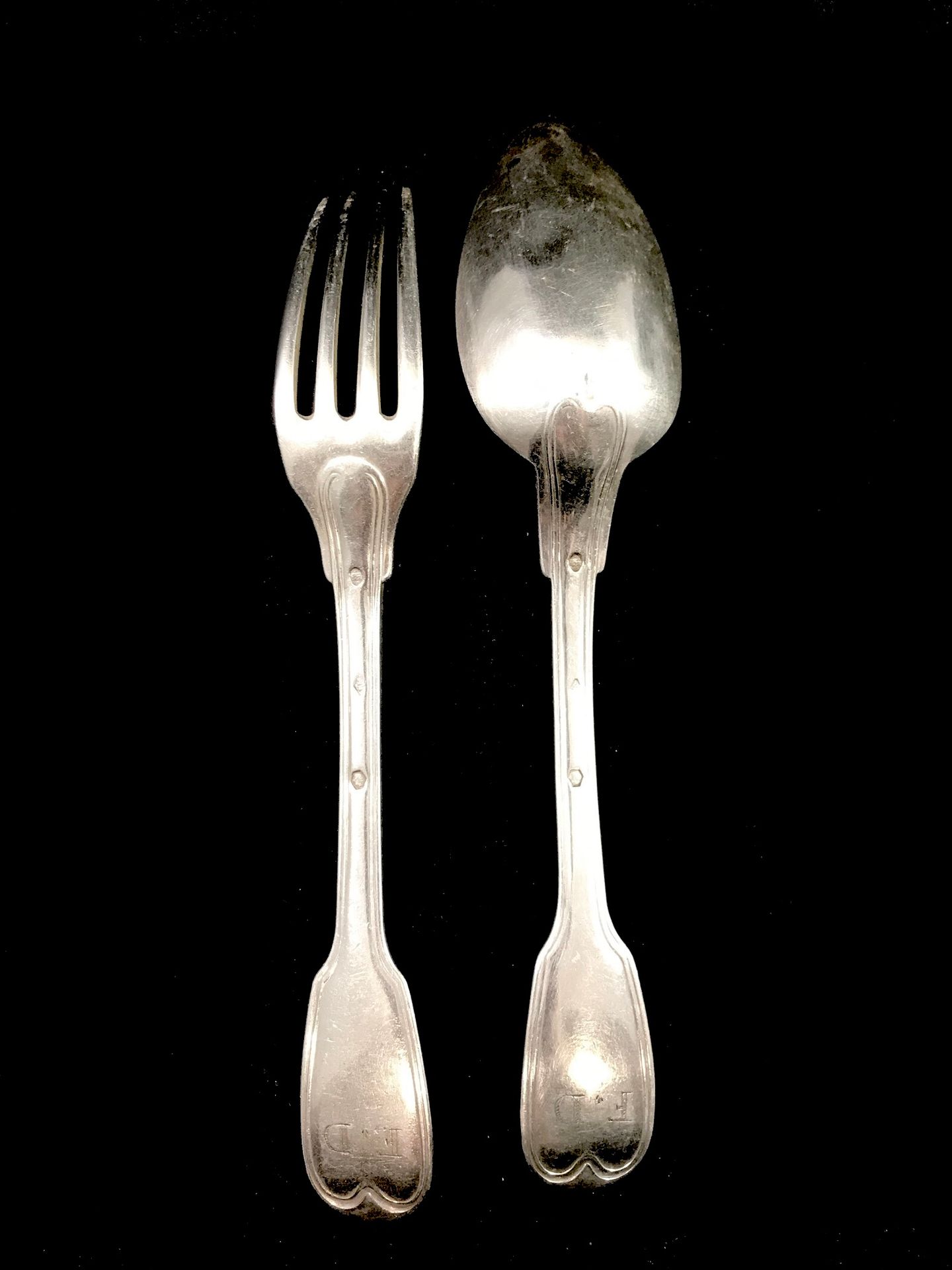 Null 一个950°/00的银制餐具。净模式。刻有 "F.D".该部门的标题和保证标志（1819-1838）。重量。170克。