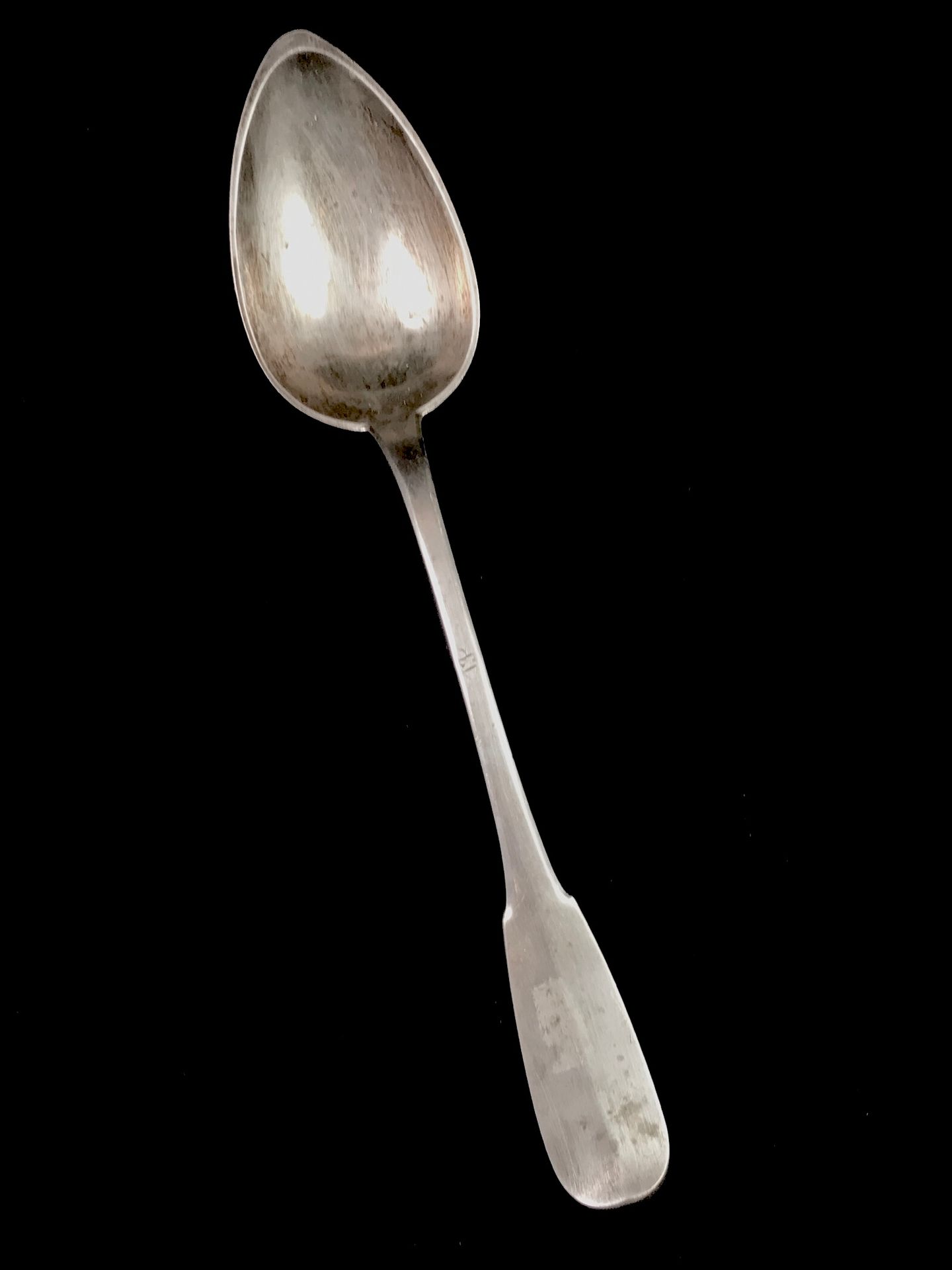 Null 950°/00的银质服务勺。单边模式。部门（1819-1838）。长30厘米。重量。144克。
