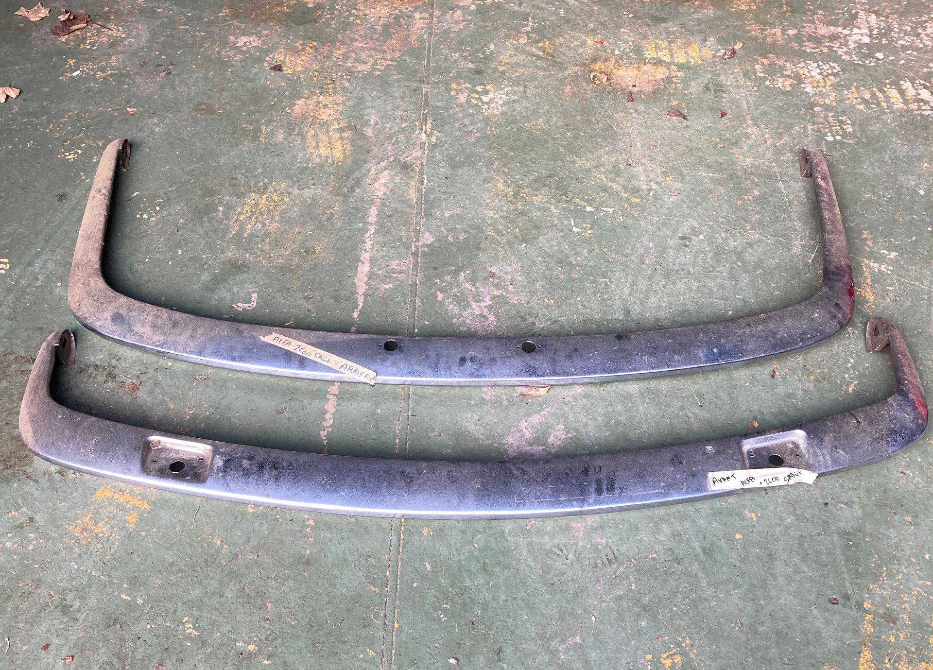 Null Front bumper kit ALFA ROMEO 2600 Sprint without shocks. Perfect.