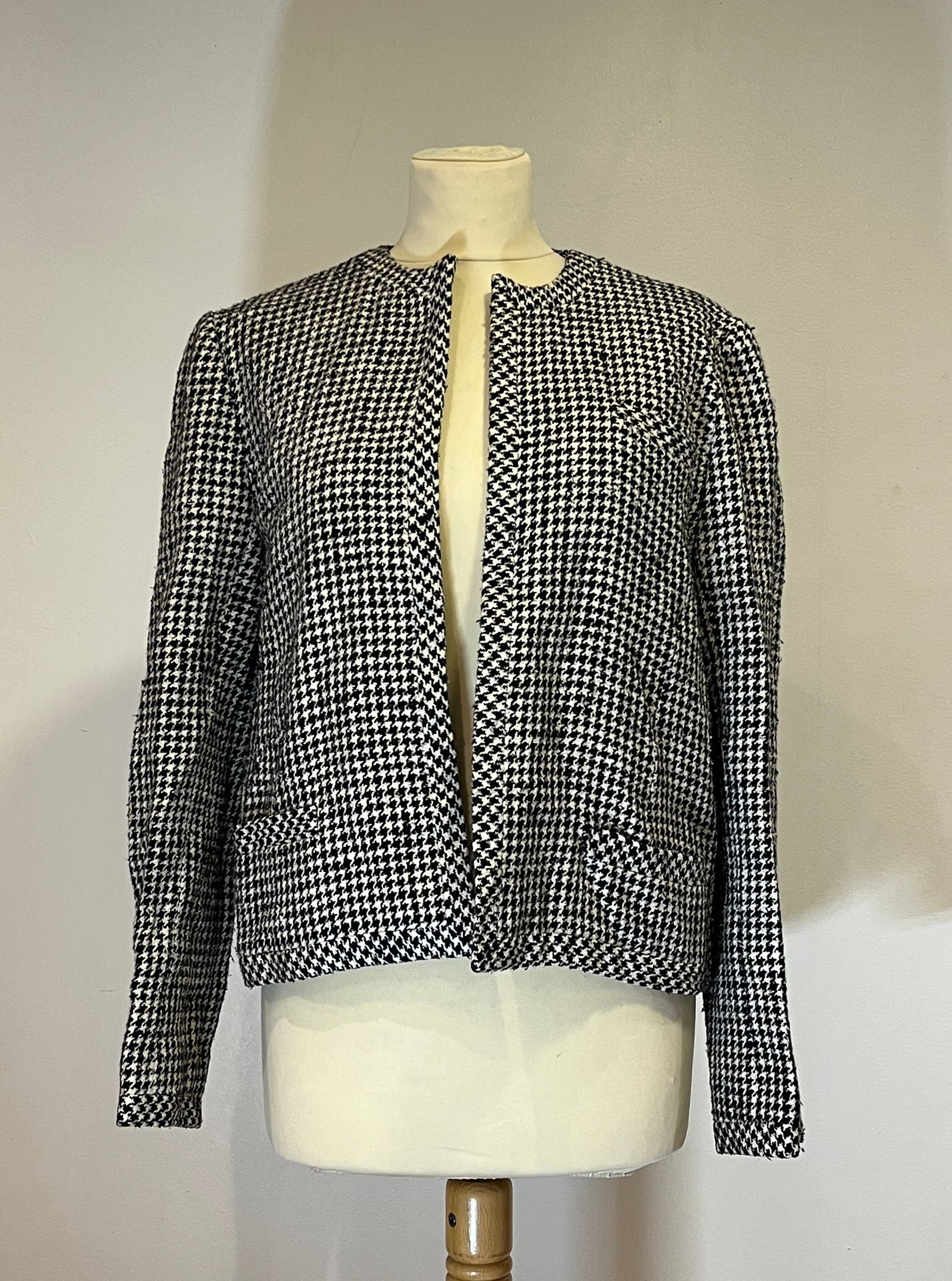 Null VALENTINO BOUTIQUE - Black and white houndstooth pattern suit jacket, three&hellip;