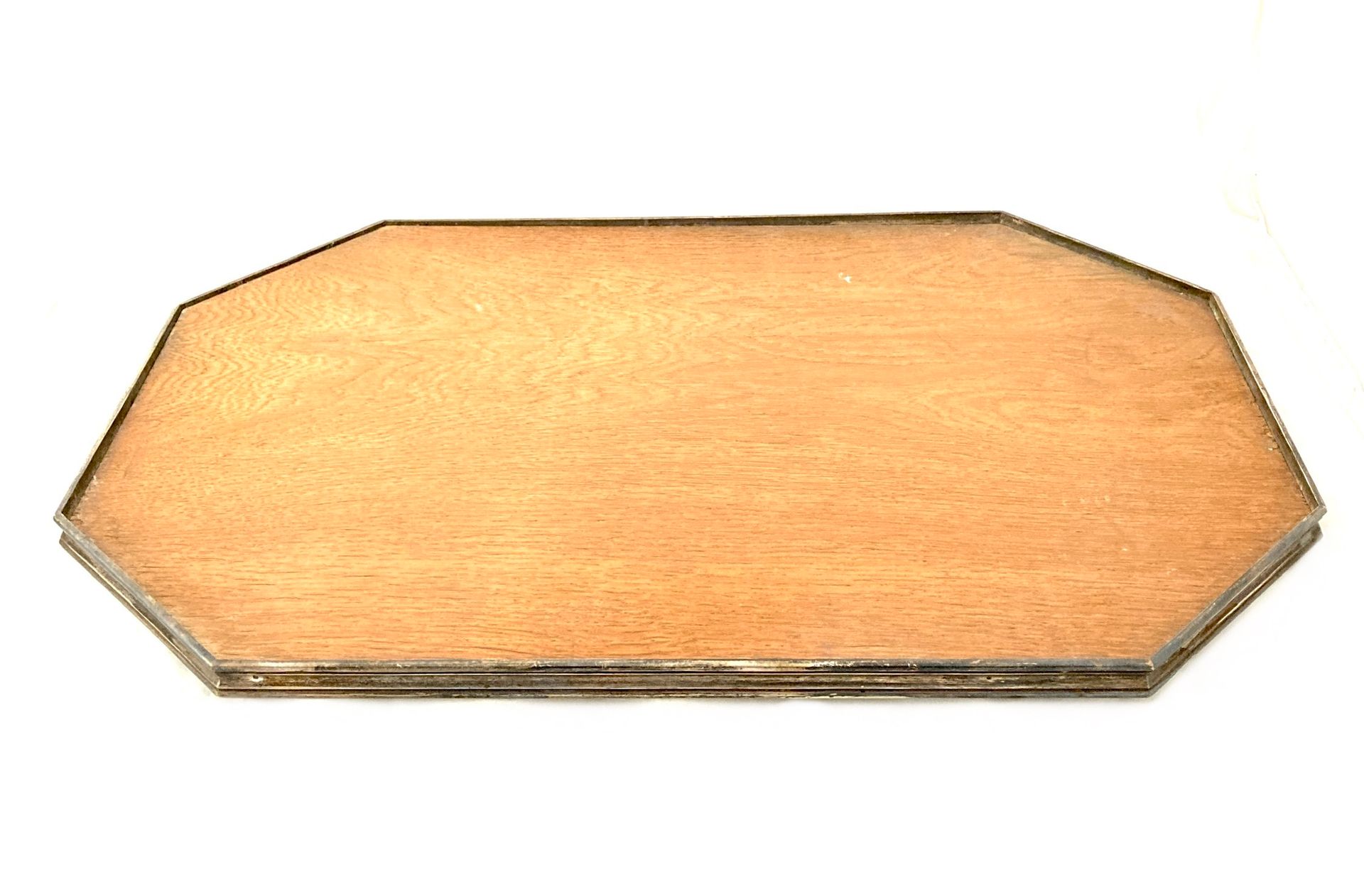 Null Bandeja 

Bandeja octogonal de madera, montada en plata 950°/00, con marca &hellip;