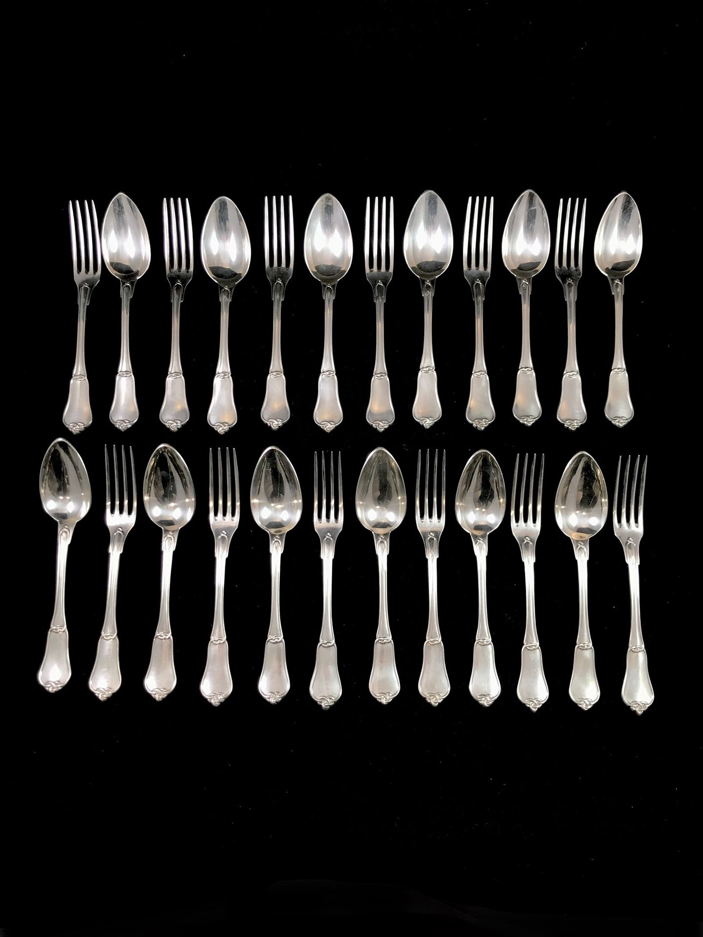 Null 12 pieces of cutlery 

in silver 950°/00, minerva mark

with knot decoratio&hellip;
