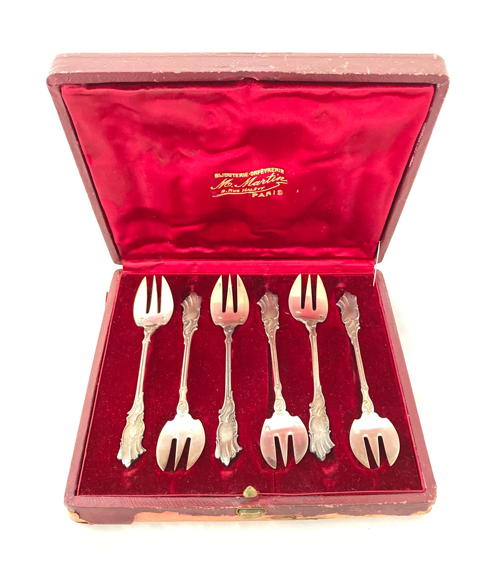 Null Set of 6 oyster forks

in Minerva silver 950°/00

decorated in rocaille sty&hellip;