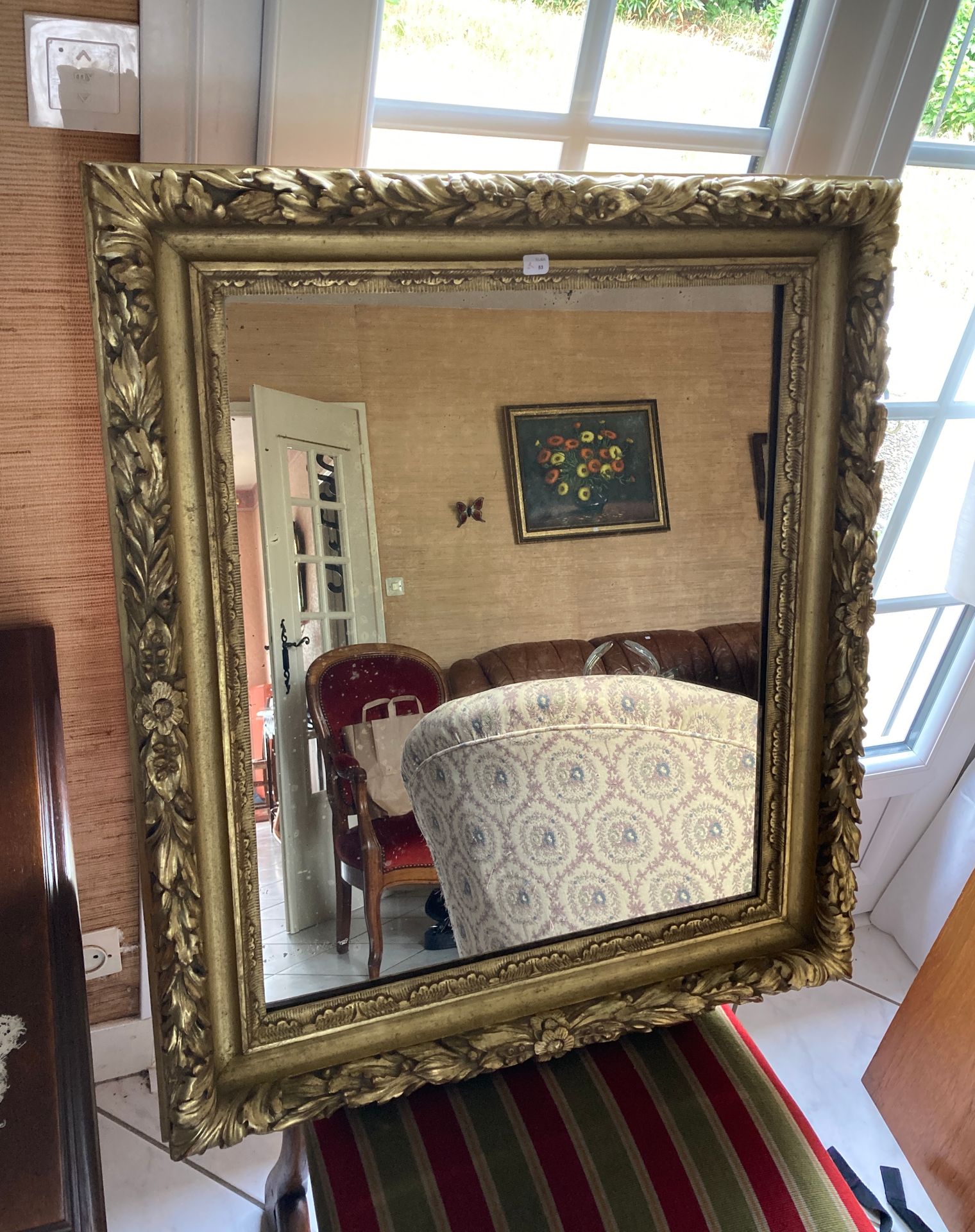 Null Ein rechteckiger Spiegel mit Eichenblattdekor aus vergoldetem Stuck. Höhe: &hellip;