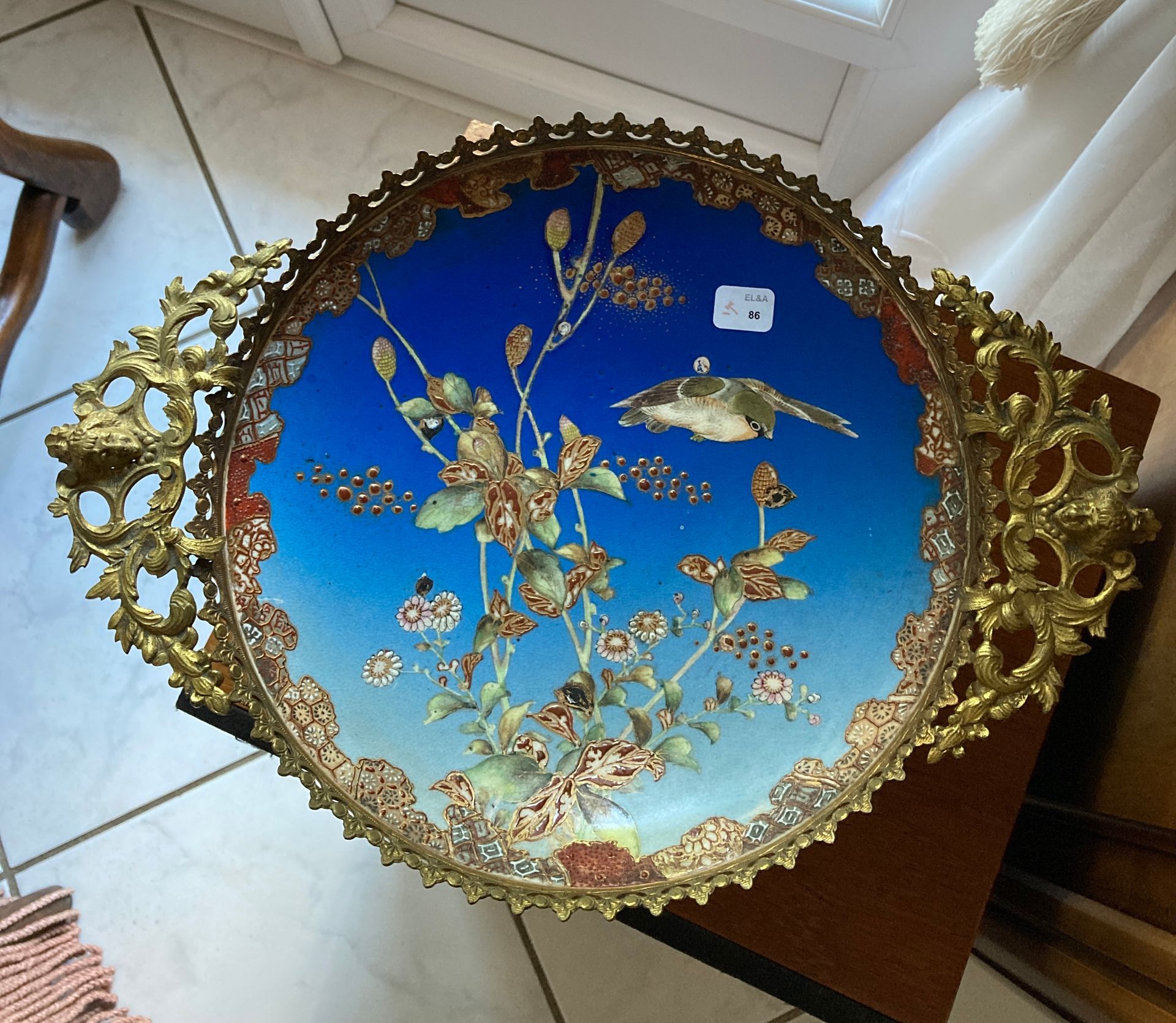 Null 日本 - 萨摩陶器装碗，饰以花枝上的鸟。鎏金铜框。拿破仑三世时期。

直径：26.5厘米，高：11厘米。