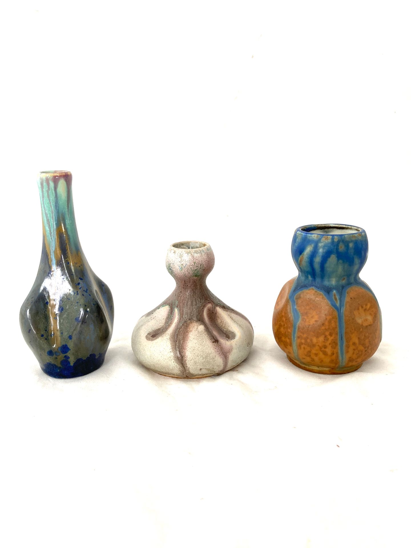 Null GREBER

Siloflora-Vase mit rundem Querschnitt aus glasiertem Steinzeug.

Au&hellip;