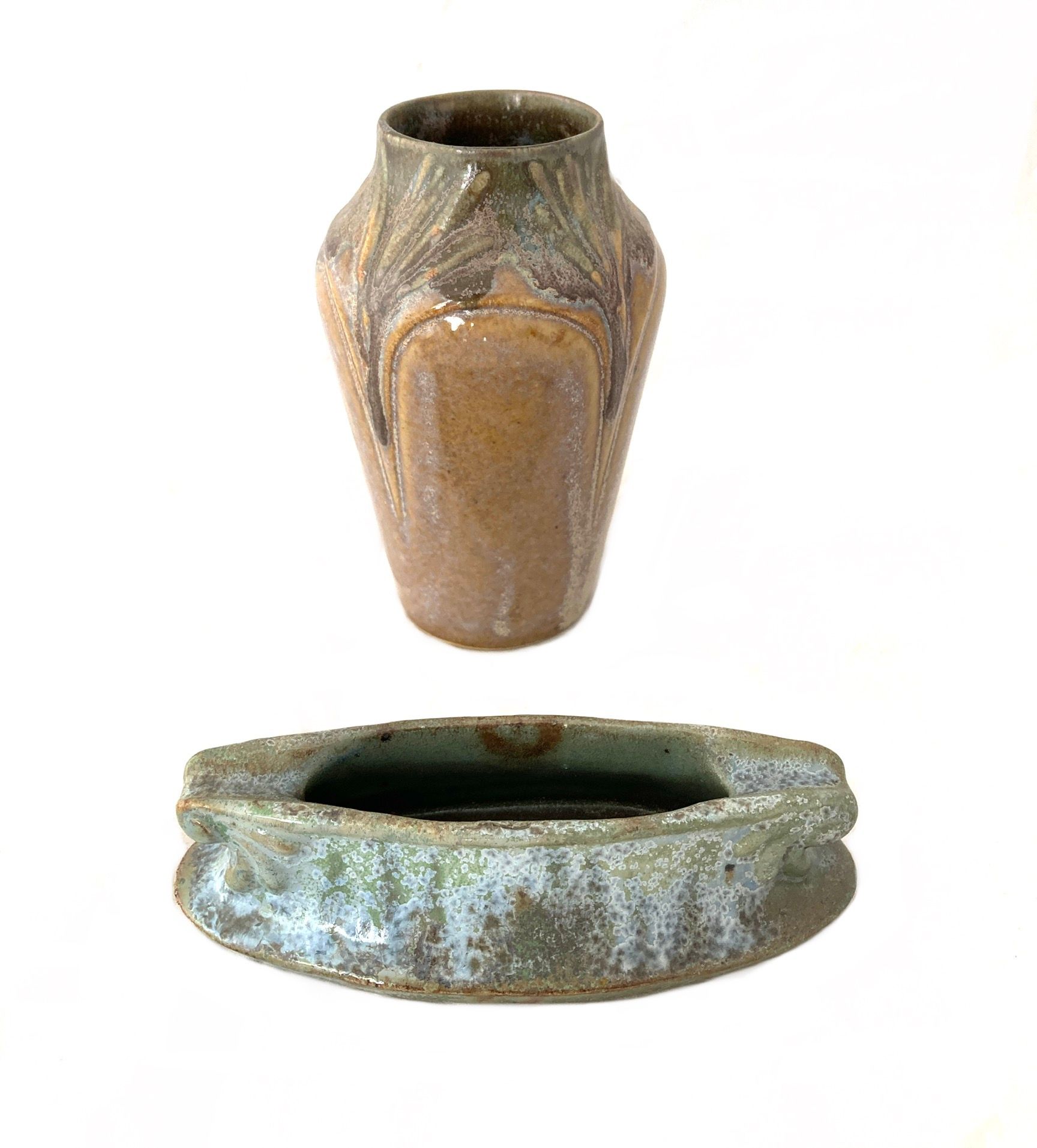 Null GREBER

Oblong vase in enamelled stoneware.

Signed on the back.

Around 19&hellip;