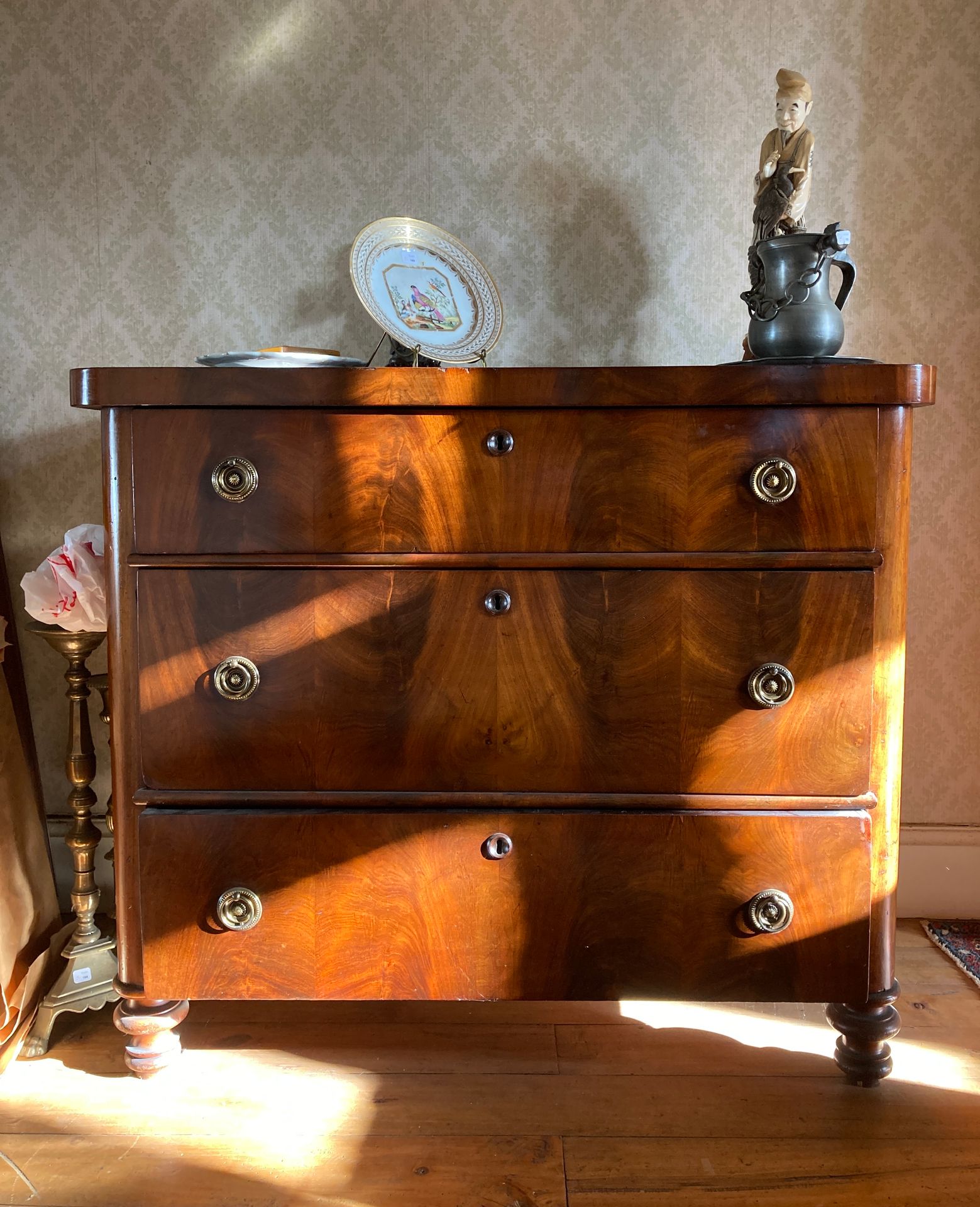 Null 161. Rectangular English chest of drawers, mahogany and mahogany veneer, op&hellip;