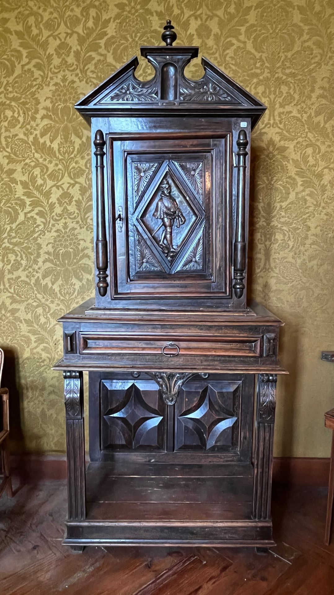 Null 115. Small Renaissance style cabinet in stained wood. Opening with a leaf d&hellip;