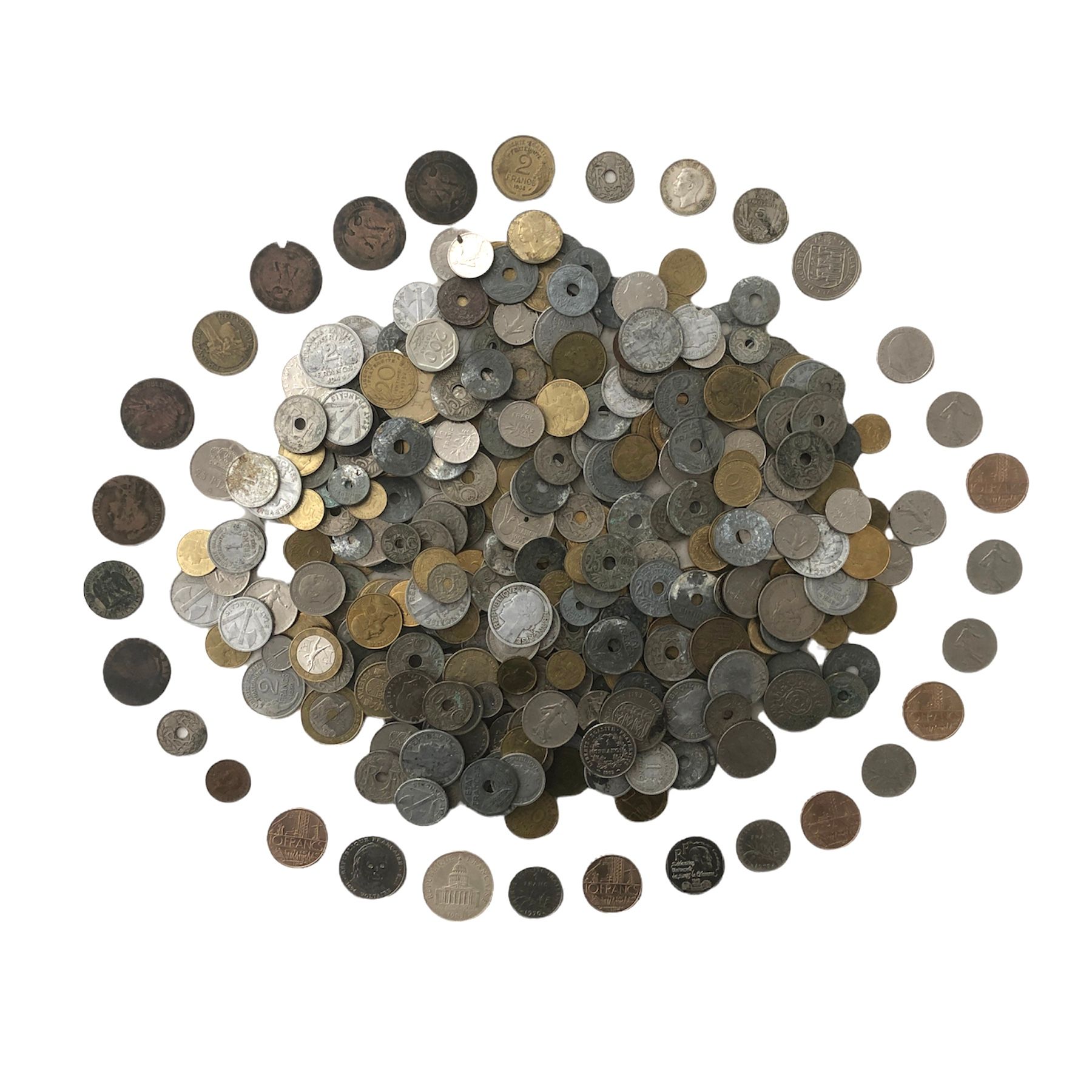 Null 一批各种硬币，主要是法国的，19和20世纪的。有些是银色的。

有待整理。