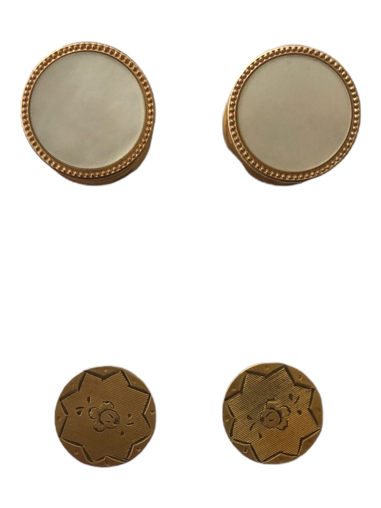 Null Set di gemelli per due persone in metallo placcato oro e madreperla, 1900 c&hellip;