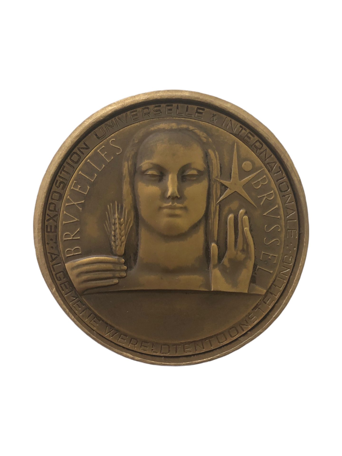 Null 在其案例中

一枚 "1958年布鲁塞尔世界博览会 "的铜牌。

背面有RAU的签名和1858年的日期。

直径6厘米。
