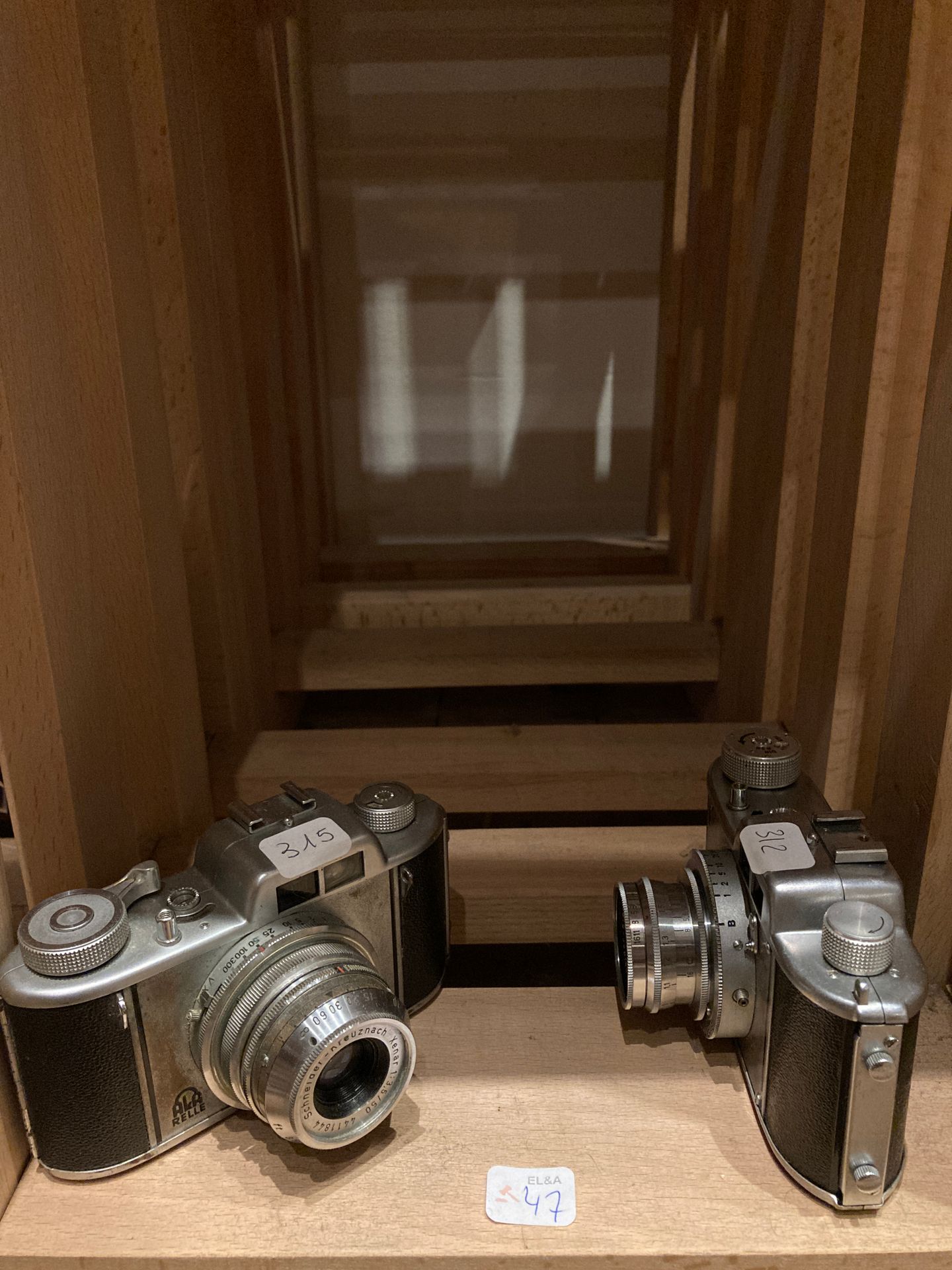 Null Set di due fotocamere Akarelle con obiettivi Xenar 2,8/45 mm e 3,5/50 mm.