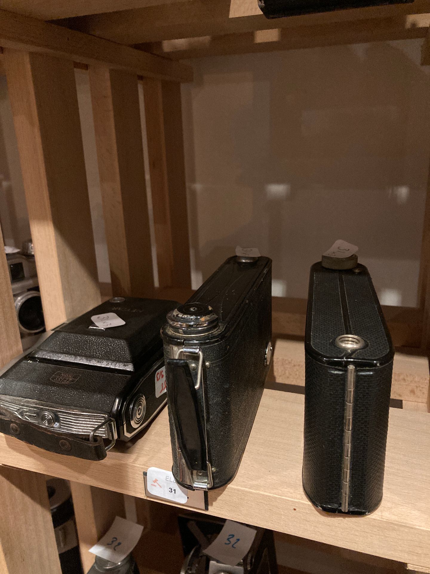Null 474 C - 一套三台杂项波纹管相机：蔡司Ikon Nettar, Coronet和Lumière。