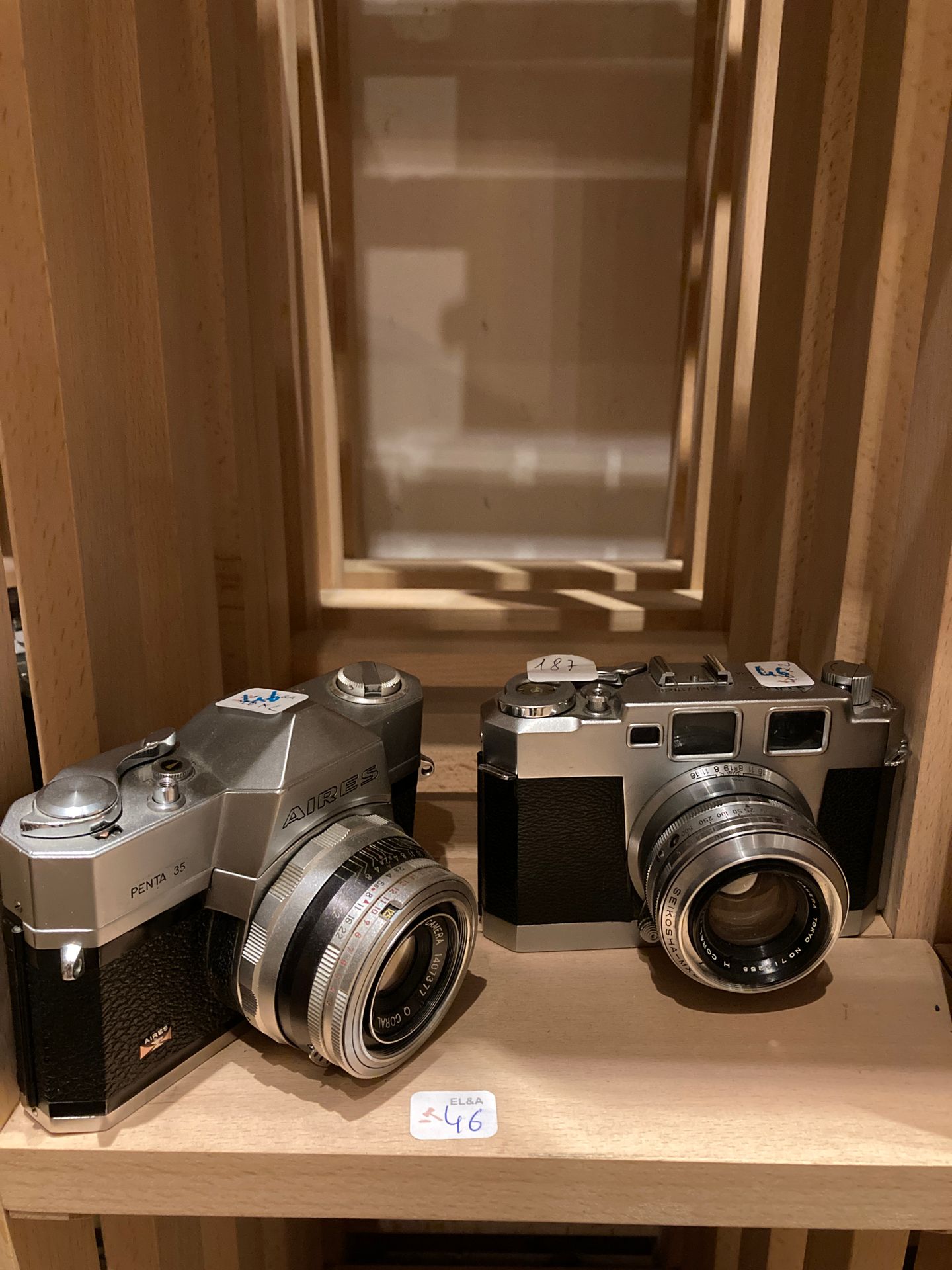 Null Set aus zwei Aires-Kameras: Aires 35 III L mit Coral-Objektiv 1,9/4,5 cm un&hellip;