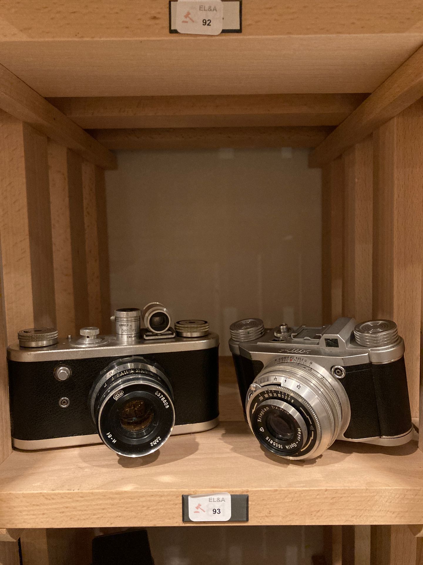 Null 805 - Set of two miscellaneous cameras including an Altix (Trioplan 2.9/50 &hellip;