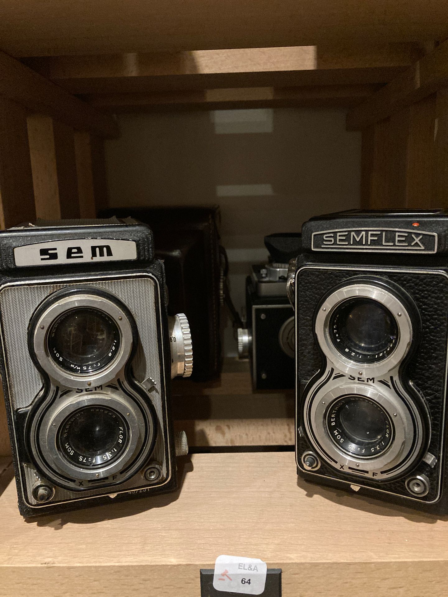 Null Set aus vier Sem-Kameras: Sem-Gehäuse mit Som Berthiot Flor 3.5/75 mm und 2&hellip;