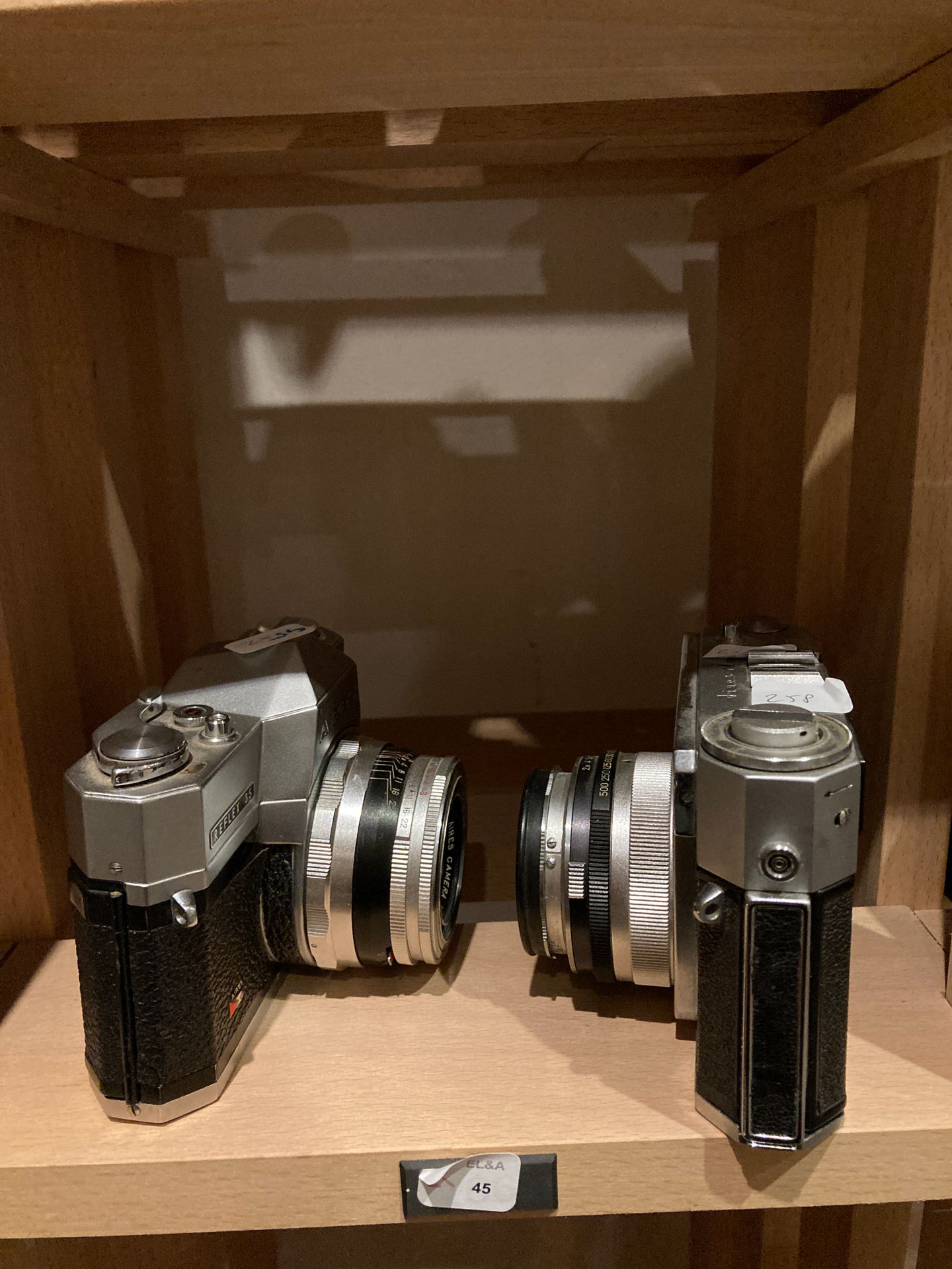 Null Set aus zwei Aires-Kameras: Aires Reflex 35 mit Q Coral 2,8/5 cm Objektiv u&hellip;