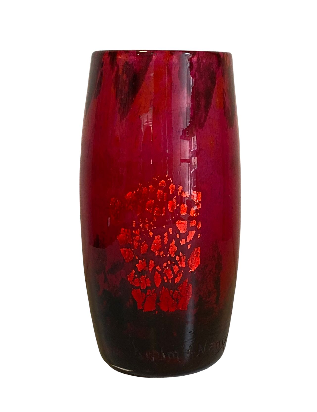 Null 道姆-南希
粉红色、红色和紫色色调的大理石花瓶，用金片强化。 
在顶端有签名。
现代作品。
高度：12厘米，直径：5.5厘米。