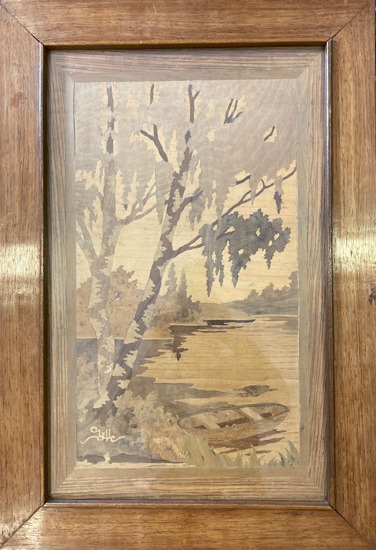 Null 埃米尔-加莱 1846-1904
岸上的船
多色木镶嵌画混合橡木、胡桃木、毛刺胡桃木 
左下方有签名。
画板的尺寸：高53厘米。长度：34厘米。
面板&hellip;