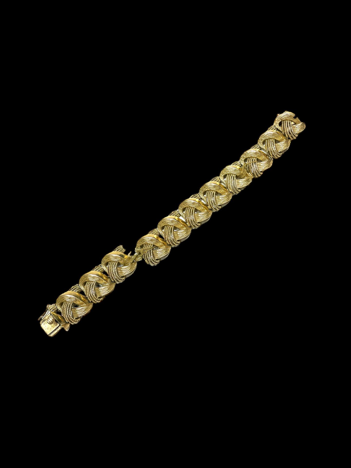 Null Bracelet composed of two wide strands of 18K (750/°°°) yellow gold brushed &hellip;