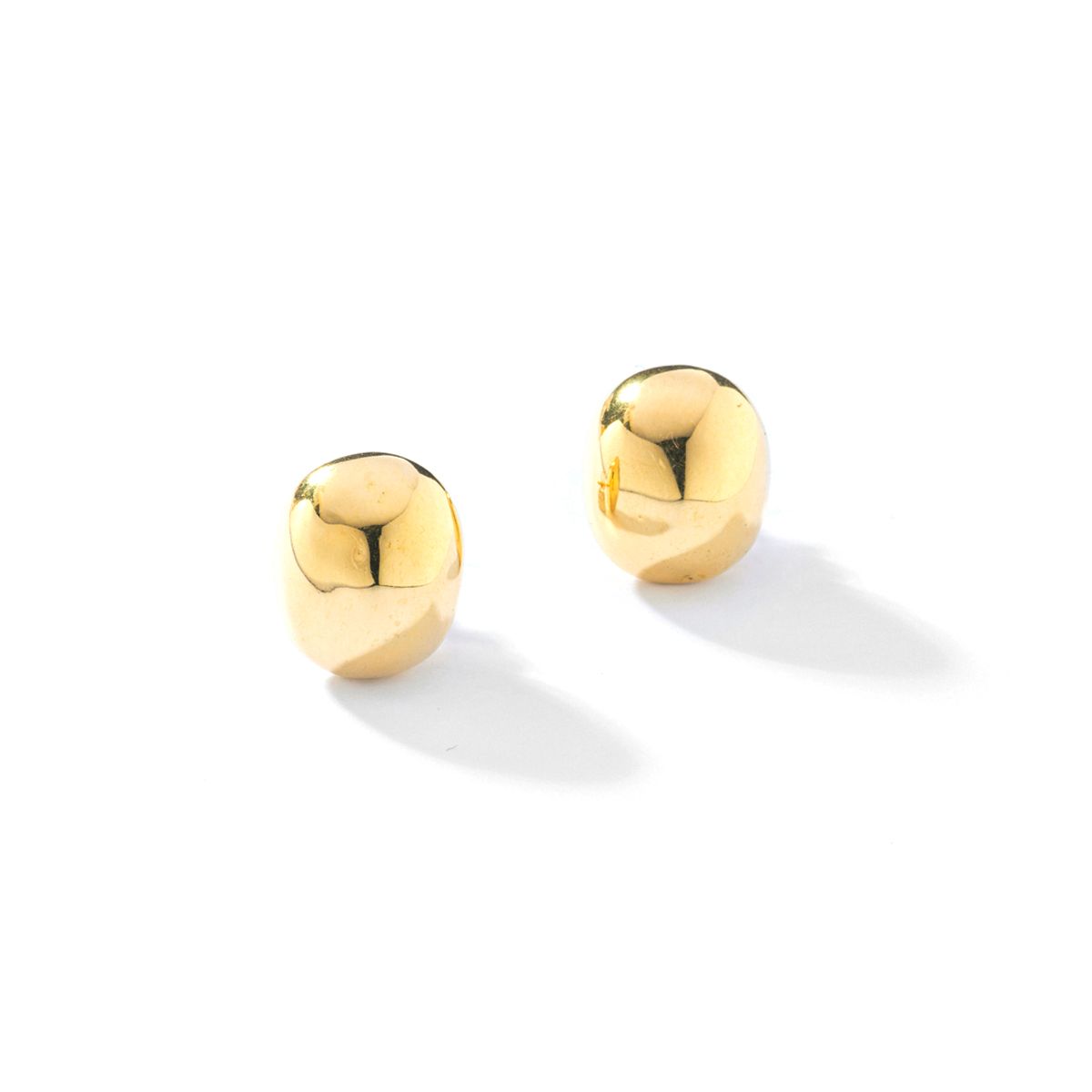Null 18 ct yellow gold ovoid earrings 

Length : 15 mm

weight : 10,90 g