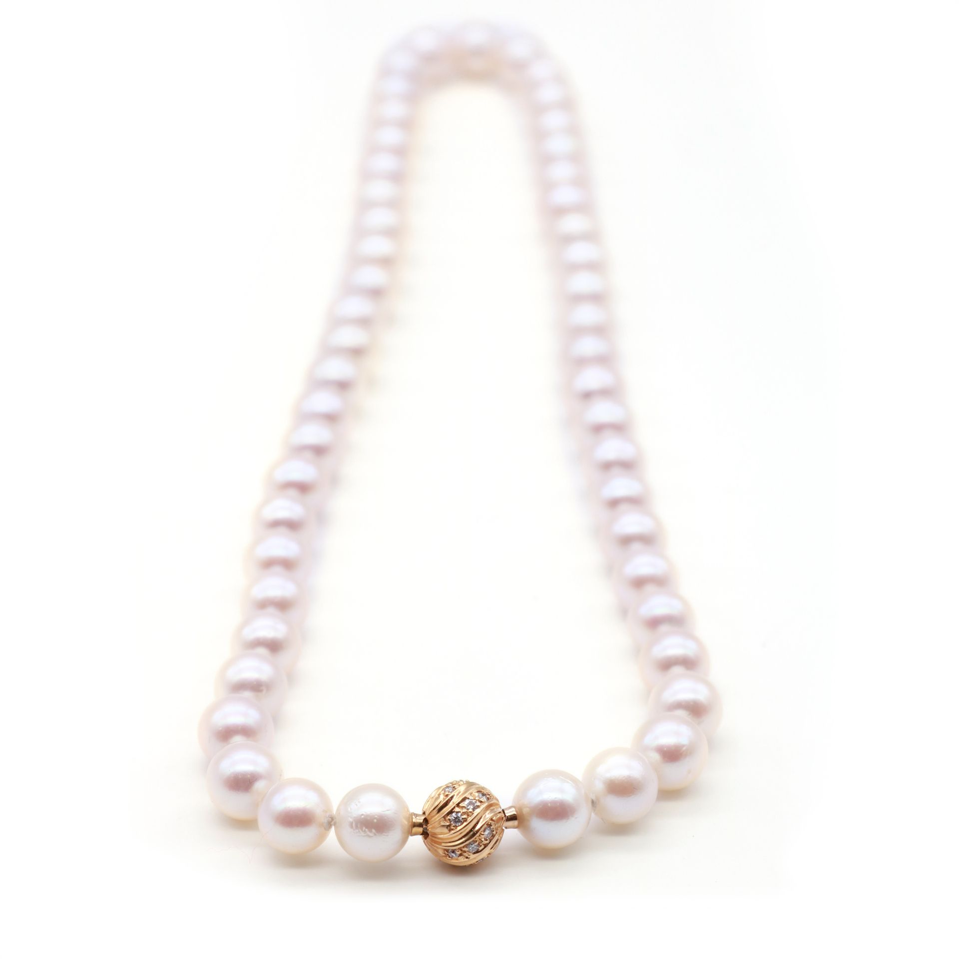 Null Double collier de perles de culture, le fermoir en forme de sphère en or ja&hellip;