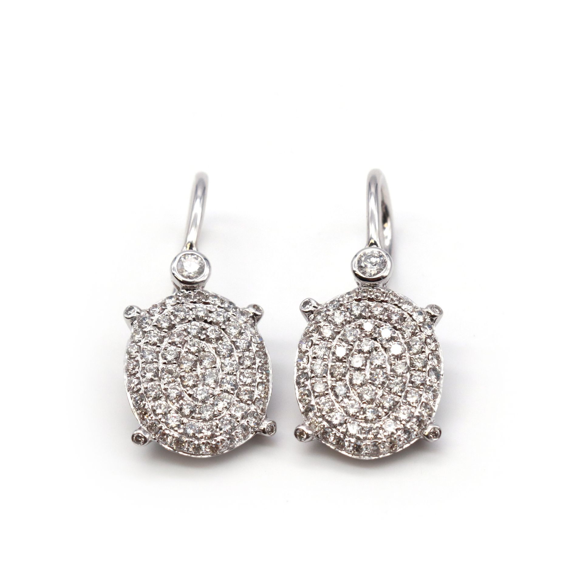 Null Boucles d'oreilles en or gris 18 ct et pavage de diamants en forme de tortu&hellip;