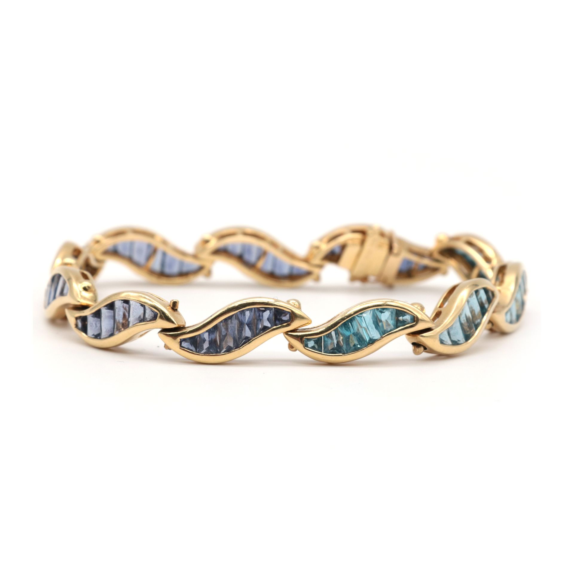 Null 18 ct yellow gold bracelet with baguette-cut quartz in a wavelet pattern, s&hellip;