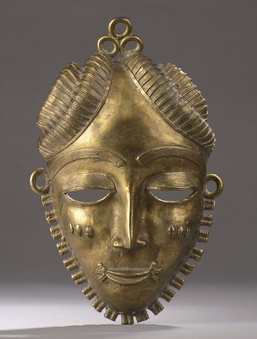 Null Afrique de l'Ouest

Masque en bronze doré, traces de scarifications.

Haut.&hellip;