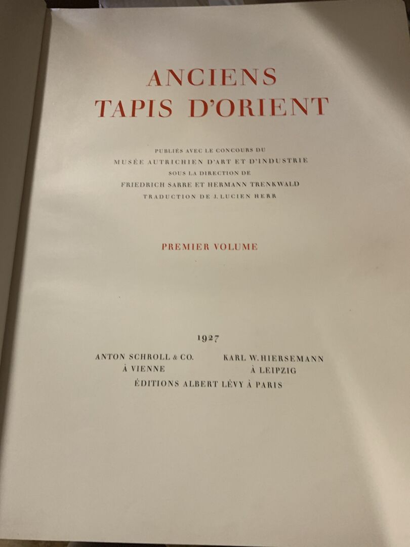 Null Anciens tapis d'Orient, Volume I et II. Paris, Editions Albert Lévy, 1927. &hellip;