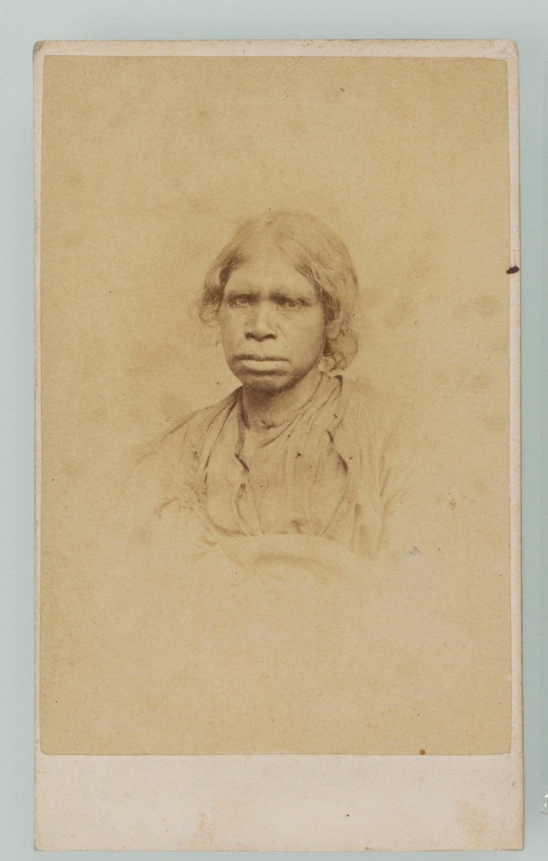 Null Photographe non identifié. Émouvant portrait d’une femme aborigène d’Austra&hellip;