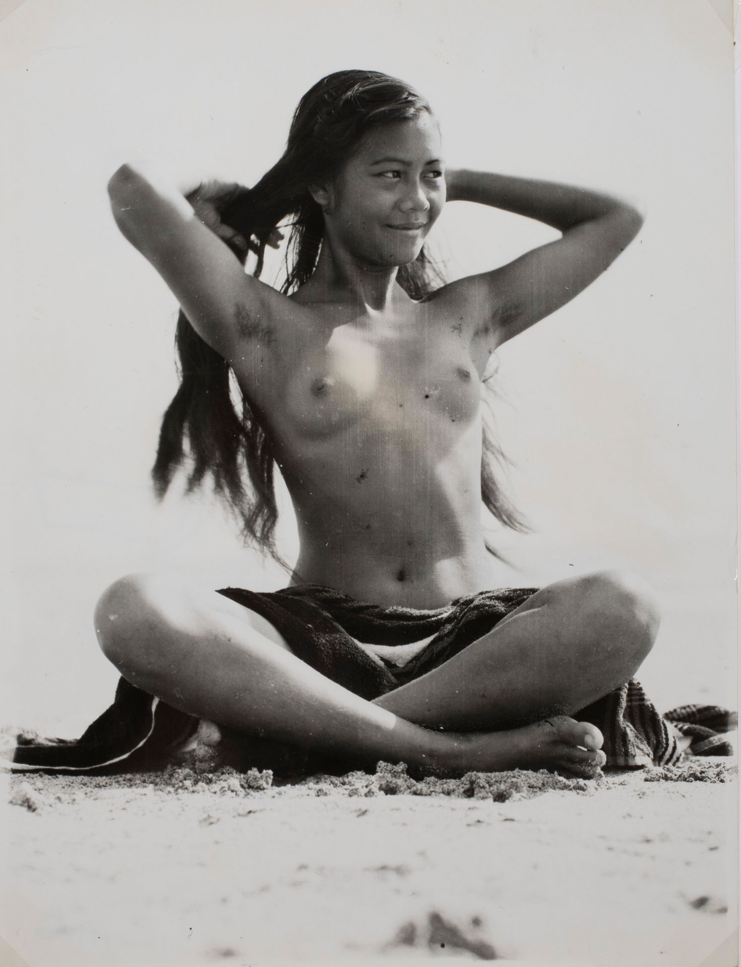 Null Pierre Pothier, dit Popot (1925-2013). Photographie sur la plage d’une jeun&hellip;