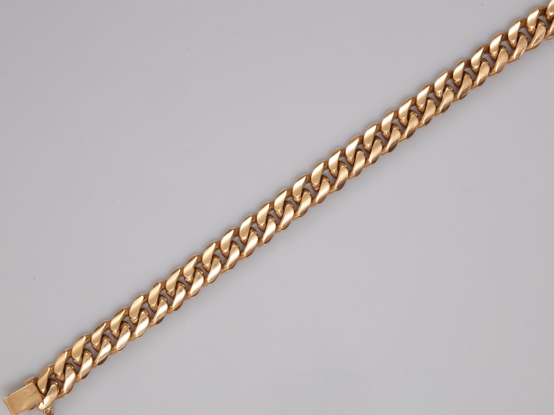 Null Bracelet in yellow gold, 750 MM, length 18.2 cm, weight: 45gr. Gross.