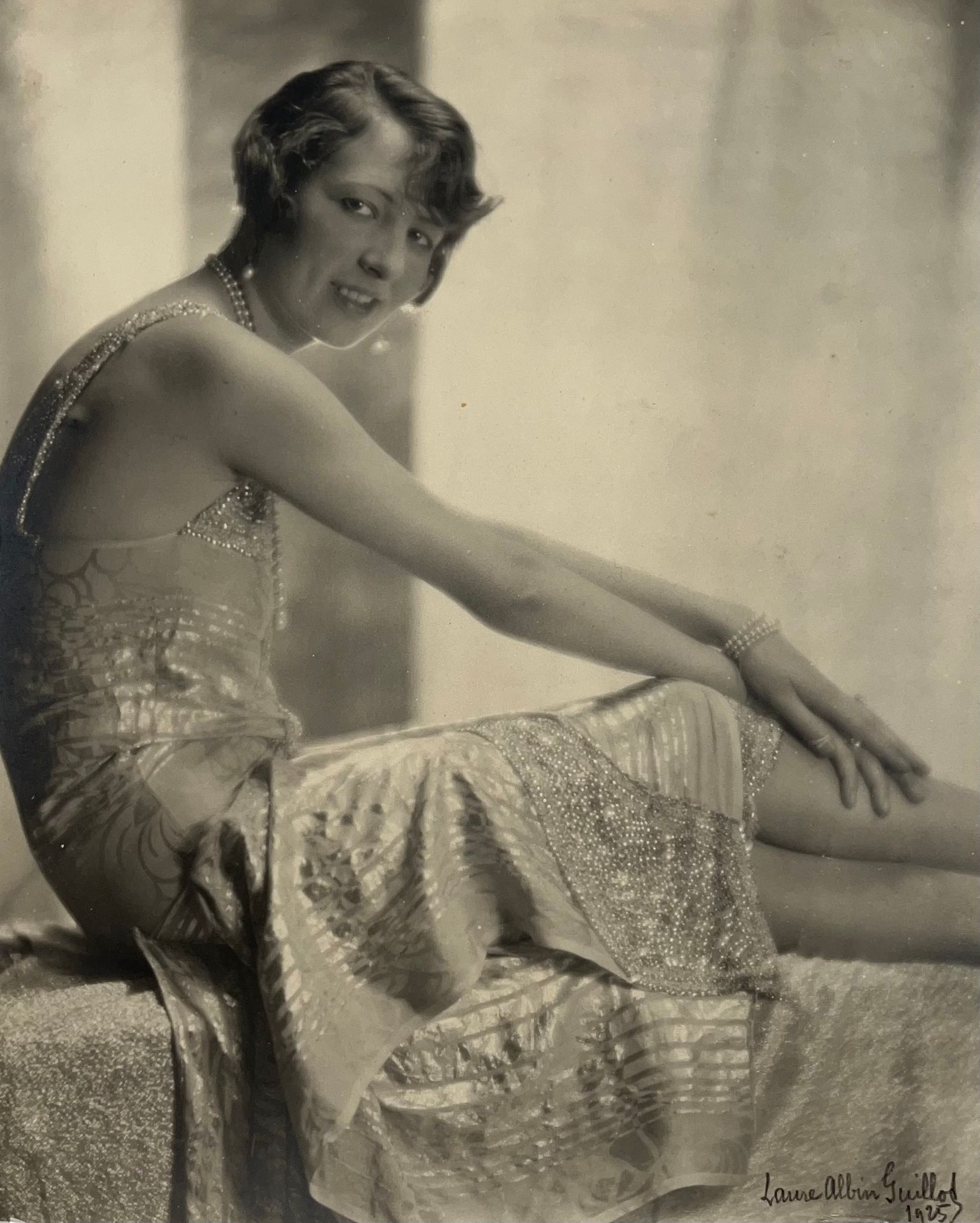 Null Laure Albin Guillot (1879-1962) 
Portrait of a Woman (unidentified), 1925 
&hellip;