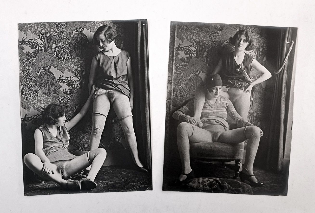 Null X先生。Les Deux amies，白天室内，大约1930年。2张当代银版画，24 x 18厘米。参考资料：亚历山大-杜普伊，《X先生的私人收藏》，&hellip;