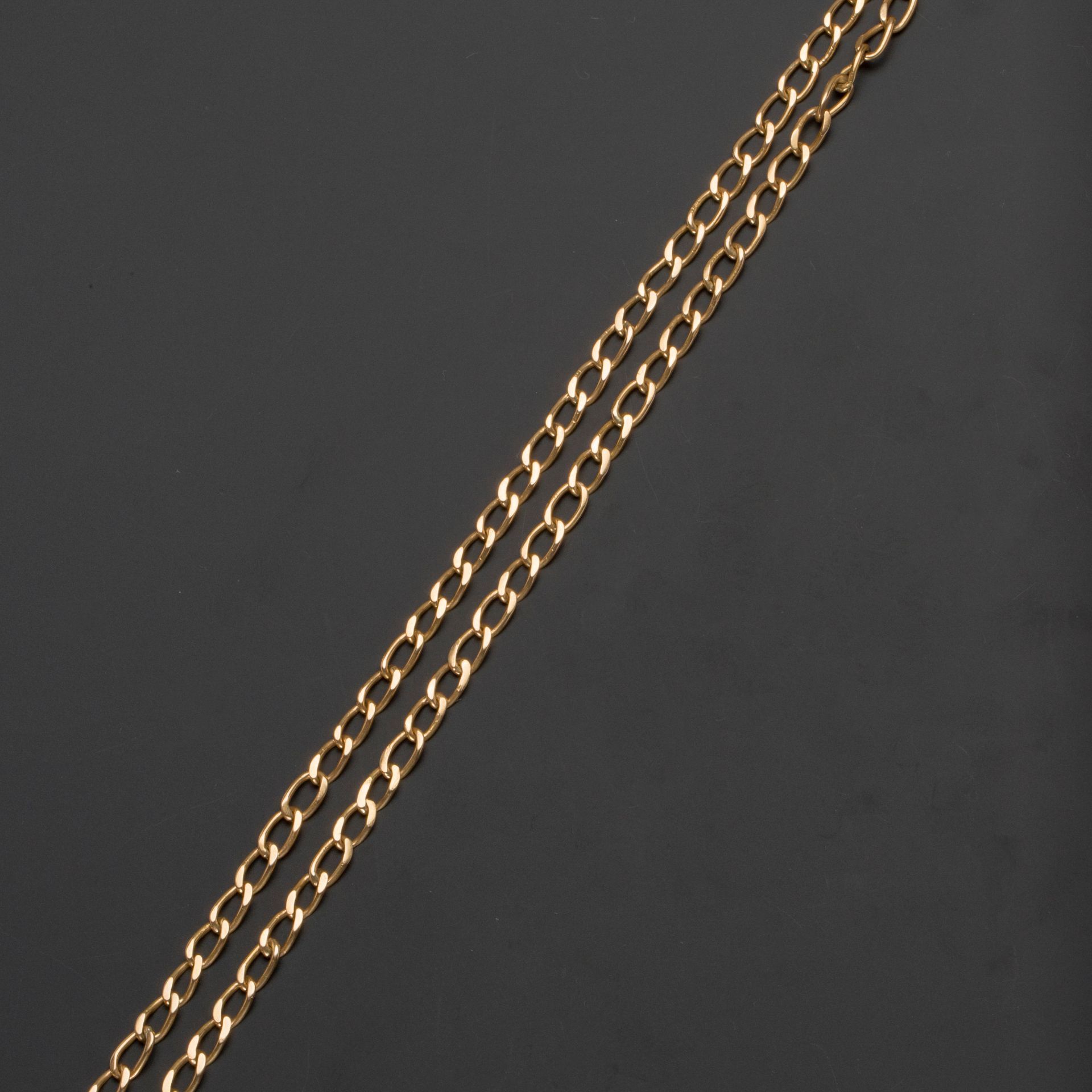 Null Longue chaîne d'or jaune, 750 MM, longueur 70 cm, poids : 46,5gr. Brut.