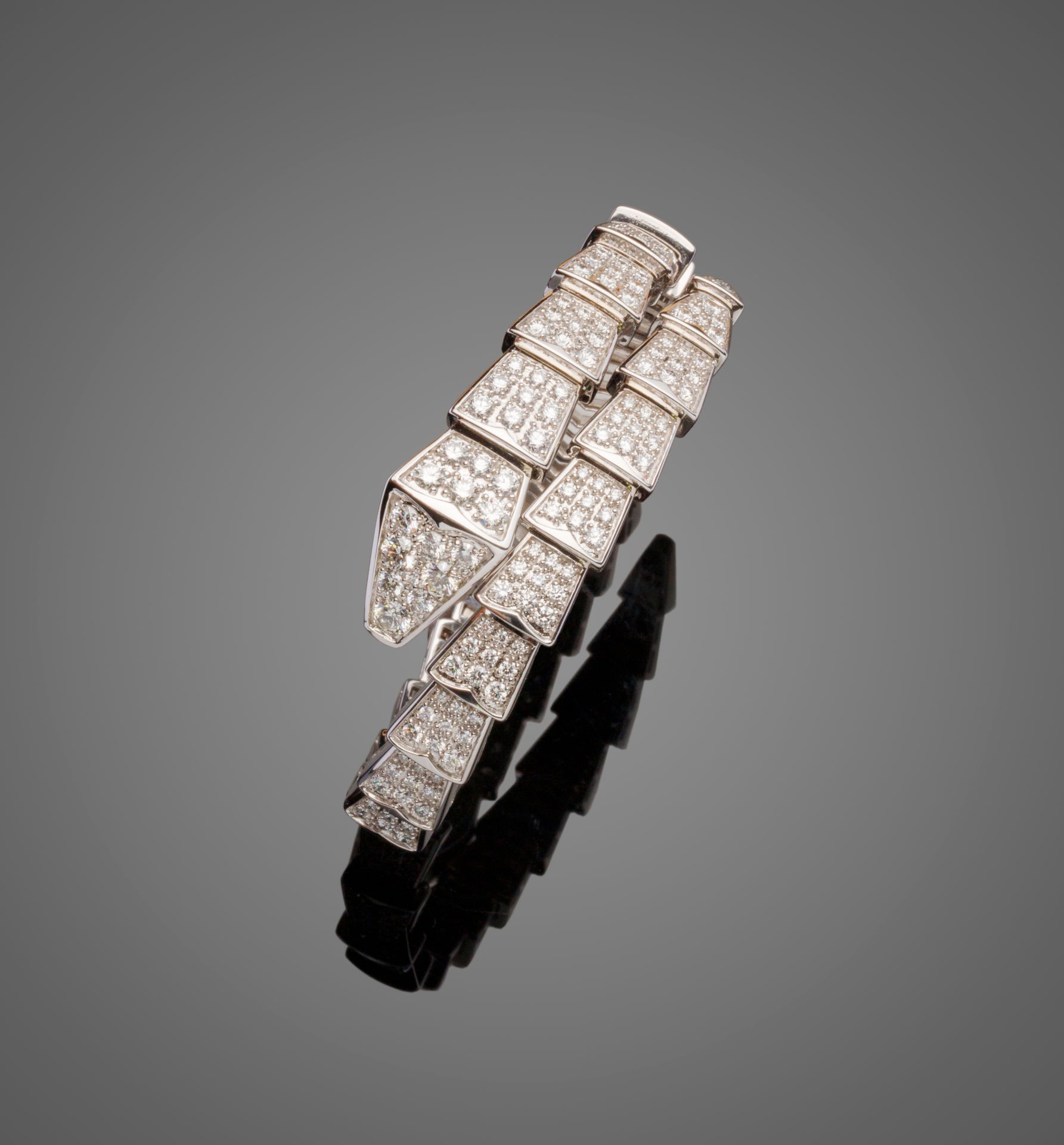 Null BULGARI, SERPENTI VIPER. Bracelet en or gris, 750 MM, enroulement articulé &hellip;