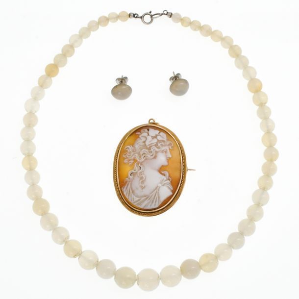 An Agate Necklace and Cameo Brooch 53 mm. Long.