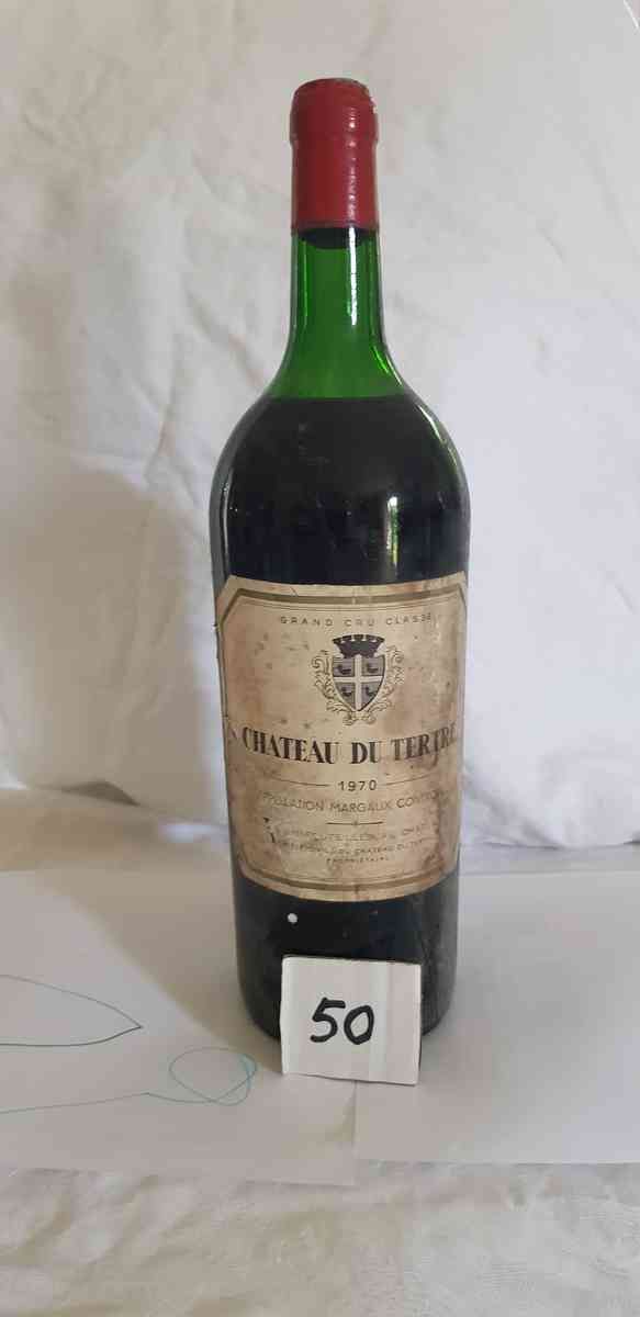 Null 1 Magnum Château DU TERTRE 1970 MARGAUX. Fleckiges Etikett, obere Schulter