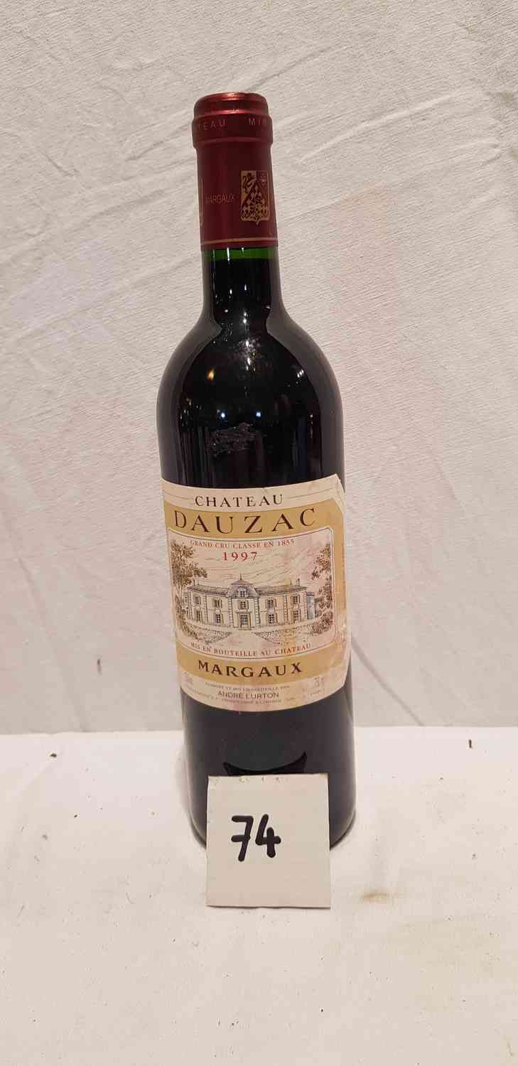 Null 1 bouteille château DAUZAC GCC MARGAUX 1997. Etiquette tachée, niveau parfa&hellip;