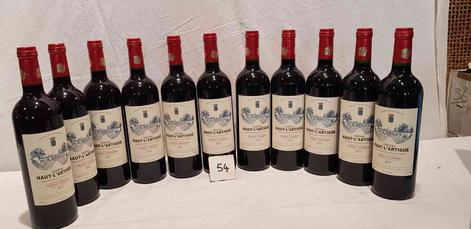 Null 11 bottles château HAUT-LARTIGUE PESSAC-LEOGNAN 2015. Perfect presentation.