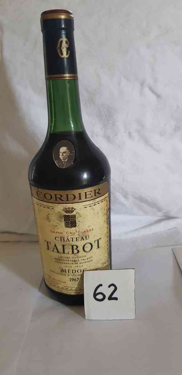 Null 1瓶Château TALBOT 1967 GCC SAINT JULIEN.标签略有污渍，底部颈部。