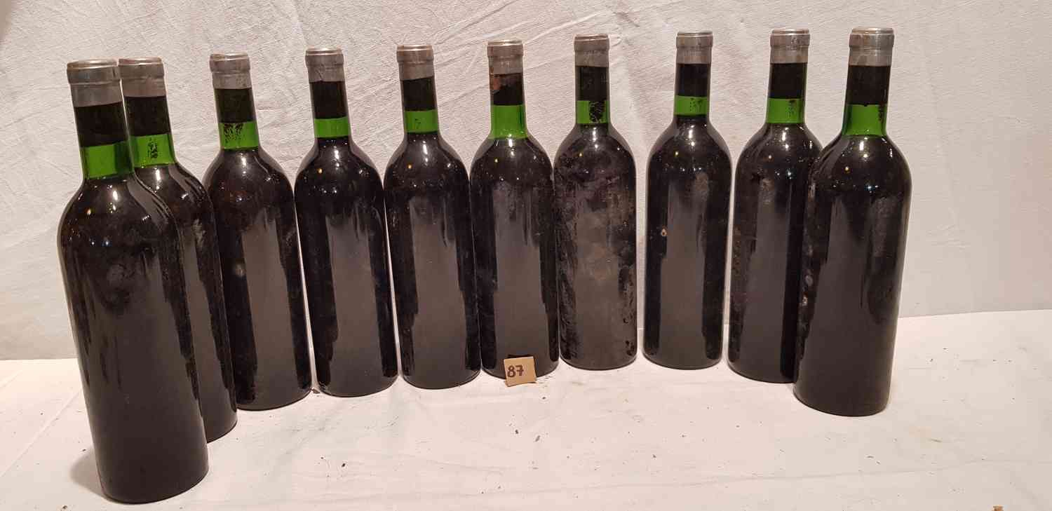 Null 10 Flaschen Château SIRAN 1967 MARGAUX. Ohne Etiketten. Sichtbarer Korken m&hellip;