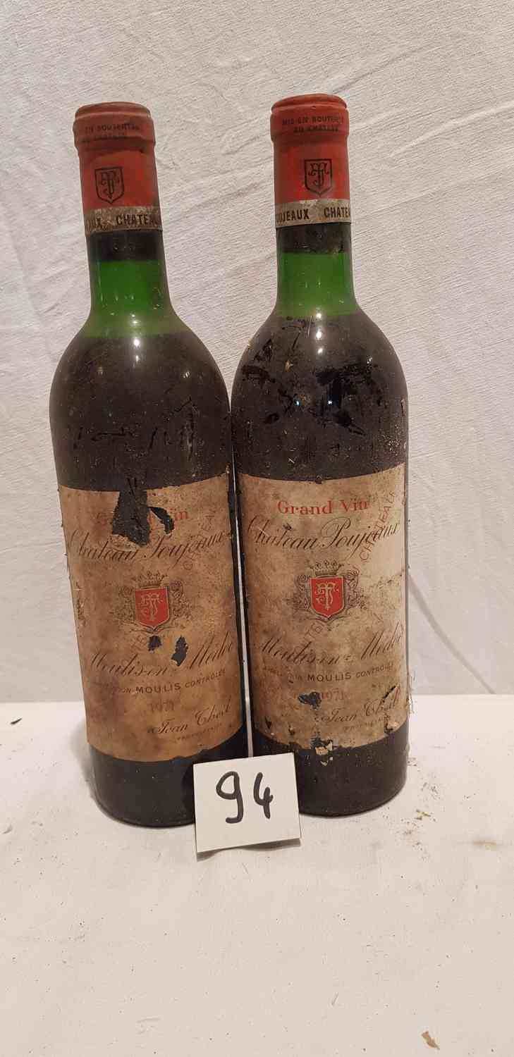 Null 2 Flaschen Château POUJEAUX 1971 MOULIS. Eingerissene und stark fleckige Et&hellip;
