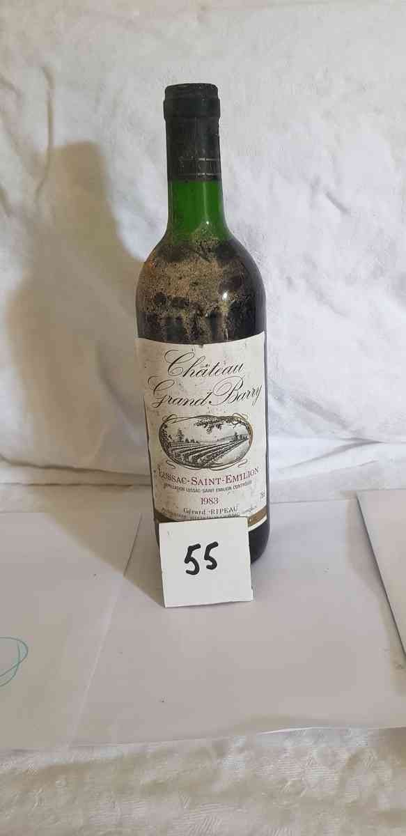Null 1 Bottle château GRAND BARRY 1983 LUSSAC SAINT EMILION. Dusty label, high s&hellip;