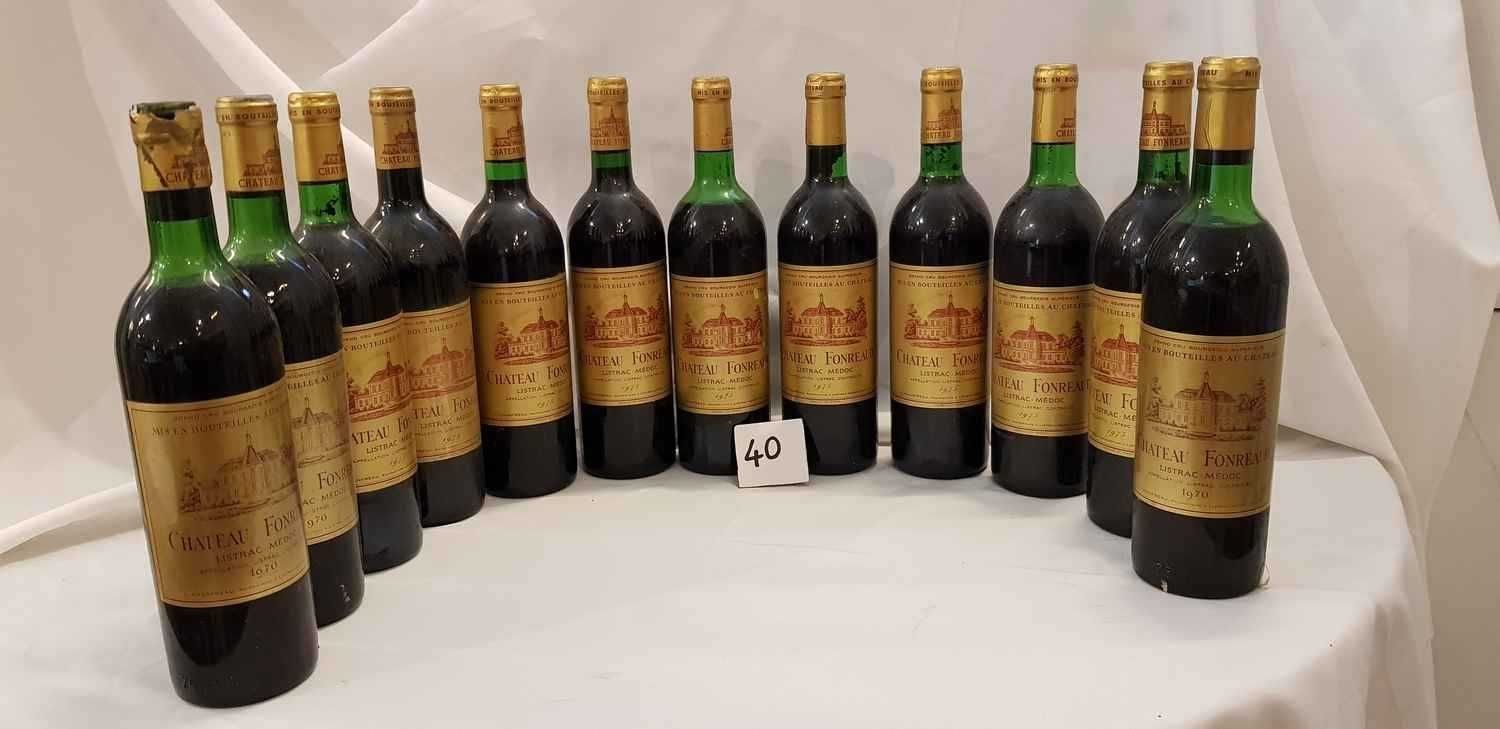 Null 一批12瓶，包括3瓶1970年的和9瓶1975年的FONREAUD LISTRAC MEDOC CRU BOURGEOIS酒庄。完美的标签，3个染色的&hellip;