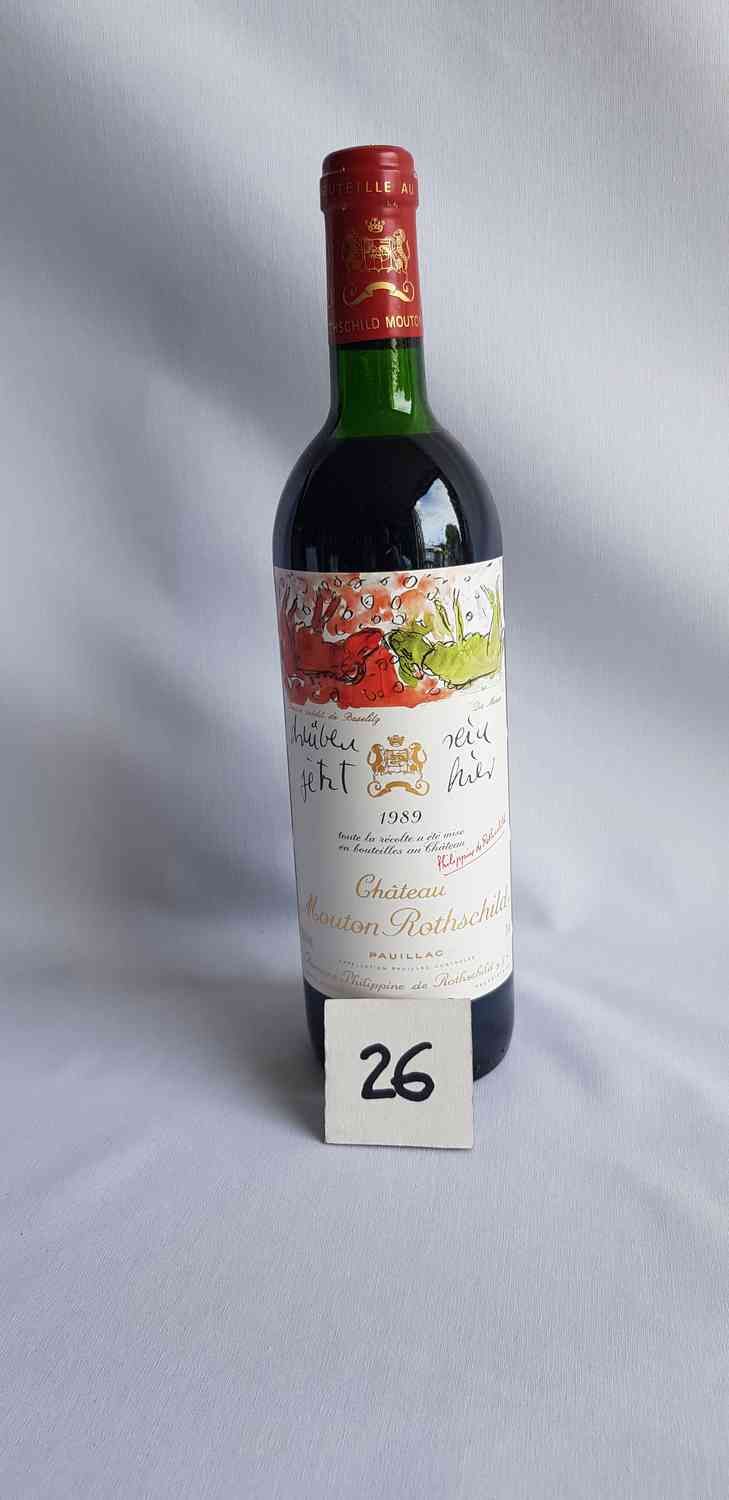 Null MOUTON ROTHSCHILD酒庄1989年酒1瓶。GCC PAUILLAC .呈现良好，高肩水平。