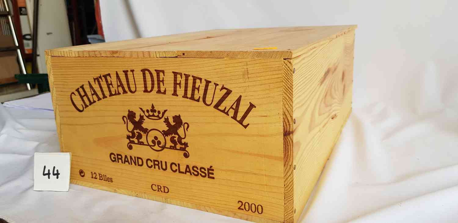 Null 12瓶Château FIEUZAL 2005 GCC PESSAC LEOGNAN , CBO, 储存良好。